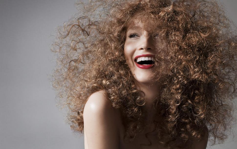 кудрявые волосы